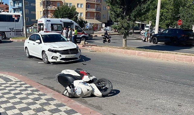 Tavşanlı'da otomobil ile motosiklet çarpıştı: 1 yaralı