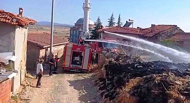 Tavşanlı'da yangın paniği: Alevler evlere ulaşmadan söndürüldü