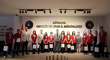 Tavşanlı'nın başarılı sporcuları 7 kupa ve 19 Türkiye derecesi elde etti