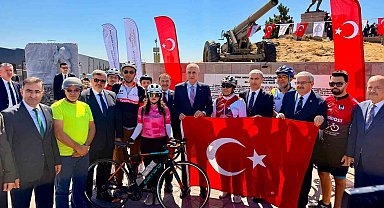 TBMM Başkanı Kurtulmuş Kocatepe'de gerçekleştirilen Büyük Taarruz törenlerine katıldı