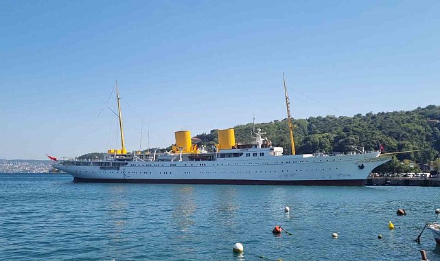 TCG Savanora gemisi İstanbul Boğazı'ndan geçti
