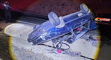 Tekeri yerinden çıkan otomobil takla attı: 5 yaralı