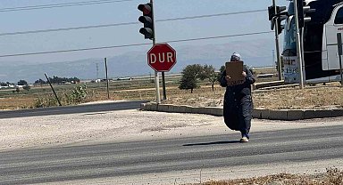 Trafik ışıklarındaki dilenciler, zabıtayla karşılaşınca arkalarına bakmadan kaçtılar