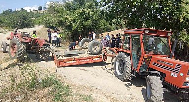 Traktör römorku devrildi: 1 ölü, 3'ü çocuk 7 yaralı