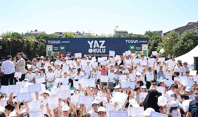 TÜGVA Sultangazi 2026 Yaz Okulu Kapanış Programı'nda öğrencilere sertifikaları verildi