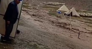 Tunceli'de selin vurduğu yaylalarda üreticiler zor anlar yaşadı