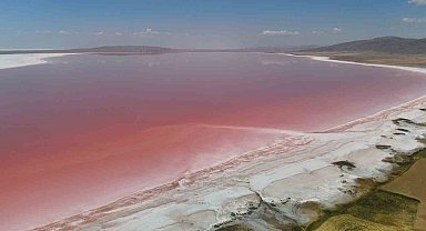 Tuz Gölü pembe bir masala dönüştü
