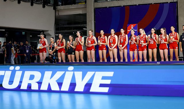 U17 Kadın Milli Voleybol Takımı, dünya ikincisi oldu