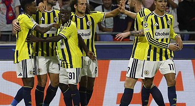 UEFA Şampiyonlar Ligi: Lyon: 1 - Fenerbahçe: 2