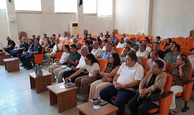 Ula Kaymakamı Ekinci muhtarlarla buluştu