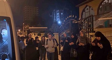 Umre ödüllü yarışmayı kazanan 6 öğrenci kutsal topraklara uğurlandı