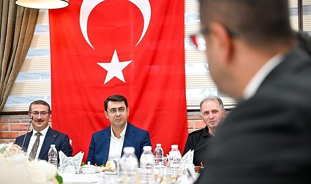 Uşak'ta emniyet mensuplarına rütbe terfi ve plaket töreni