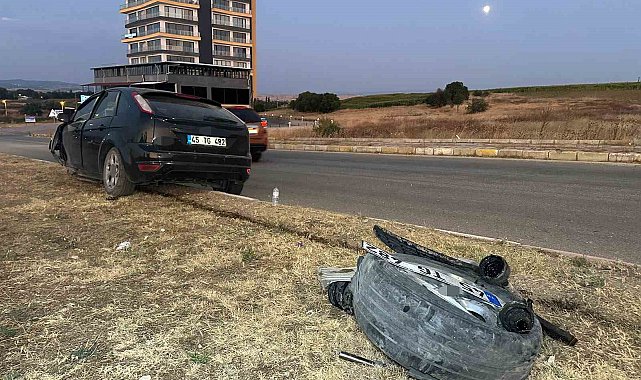 Uşak'ta otomobil refüje çıktı: 2 yaralı