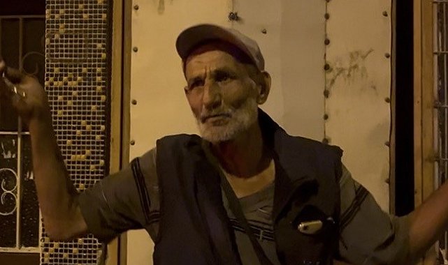 Üzerine şakayla kilit vuruldu: "İşe geç kaldım" diyerek kurtarılmayı bekledi