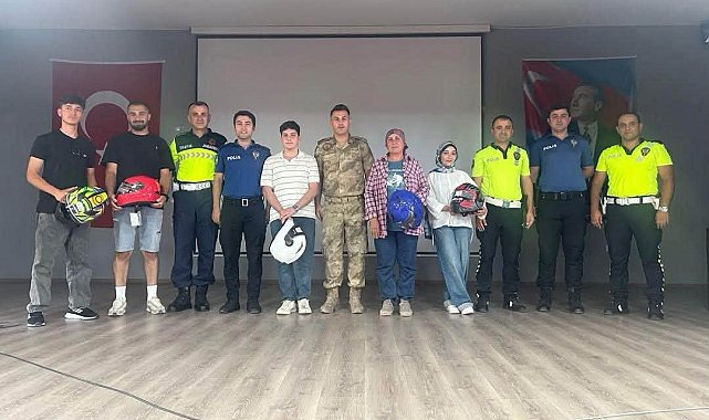 Üzümlü'de motosiklet sürücülerine trafik güvenliği eğitimi