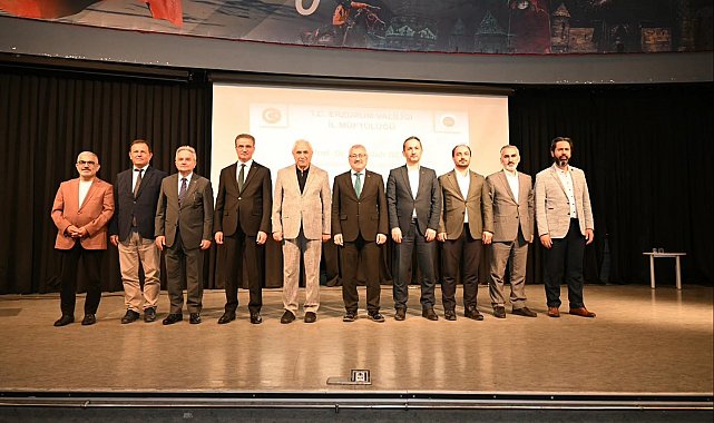 Vali Baruş, "Peygamberimiz ve güzel ahlak" konferansına katıldı