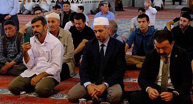 Van Ulu Cami'de ezanların güzel sesi yankılandı