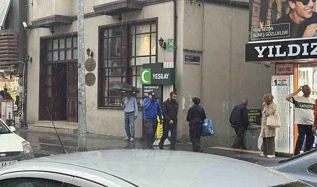Yağmura hazırlıksız yakalandılar