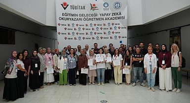 Yapay zeka okuryazarı öğretmen akademisi programı sona erdi