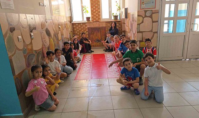 Yaz tatilinde ellerine tablet değil tuval ve fırça aldılar