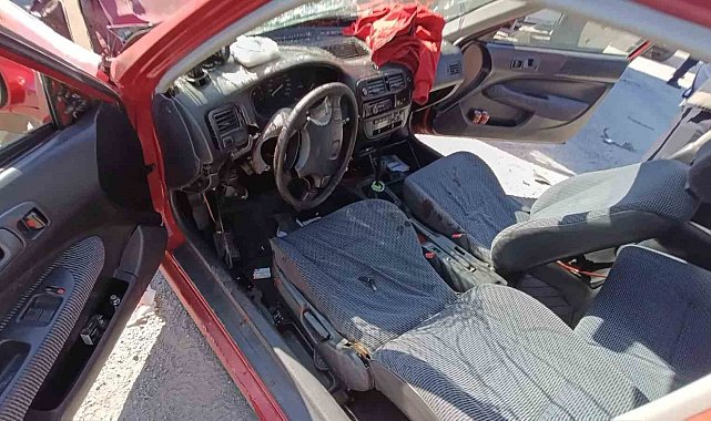 Yığılca yolunda otomobil kamyonete çarptı: 1 yaralı