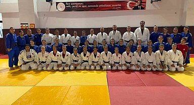 Yıldız Kadın Judo Milli Takımı, Salihli'de güç topluyor