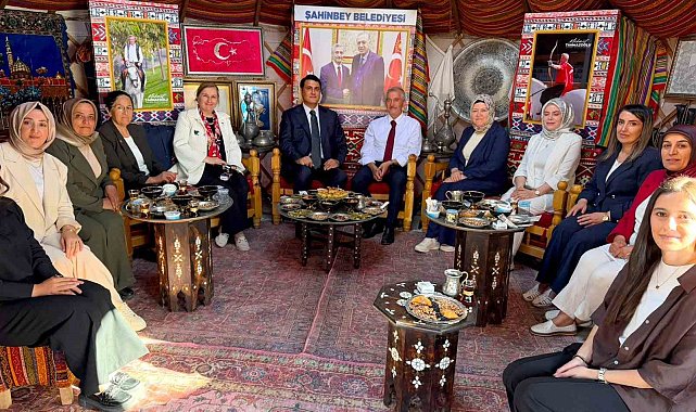 Yılmaz Şehitkamil'in otağında misafirlerini ağırladı