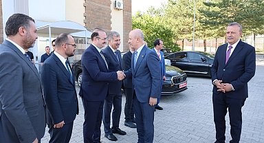 YÖK Başkanı Özvar, bölge üniversiteleri rektörleriyle Ahlat'ta bir araya geldi