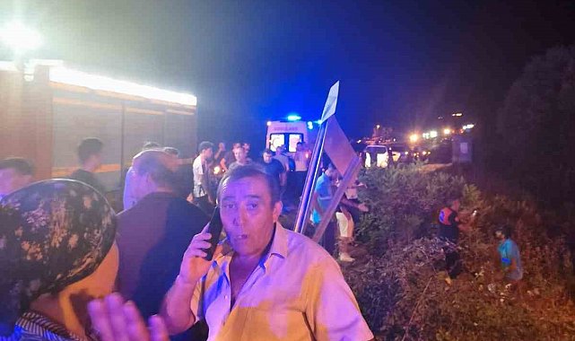 Yolcu minibüsü ile otomobil çarpıştı: 11 yaralı