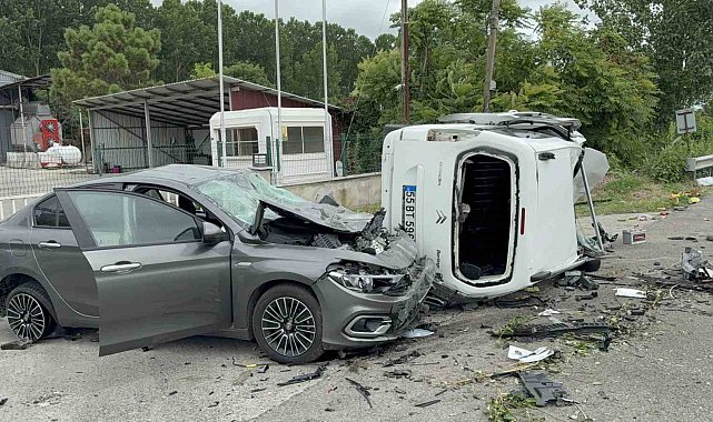 Yoldan çıkan araç havalanarak otomobilin üzerine düştü: 4 yaralı