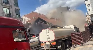 Zeytinburnu'nda yıkım sırasında 4 katlı bina aniden çöktü