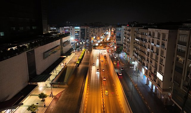 100. Yıl Caddesi'nde baştan sona yenileme çalışmaları sürüyor
