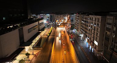100. Yıl Caddesi'nde baştan sona yenileme çalışmaları sürüyor