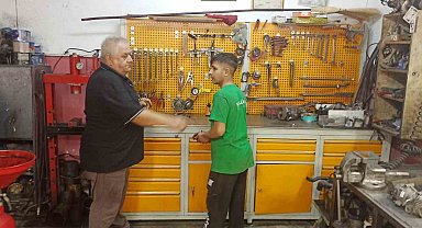 12 yaşında girdiği sanayide 45 yıl devirip 20'den fazla usta yetiştirdi