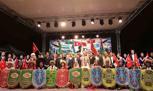 29. Uluslararası Hazar Şiir Akşamları: Gösteriler ayakta alkışlandı