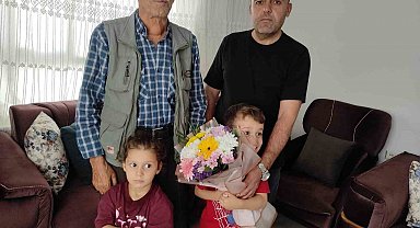 32 yıl önce iki gözünü ve bir bacağını kaybetti, 10 çocuğunu üniversiteye gönderdi
