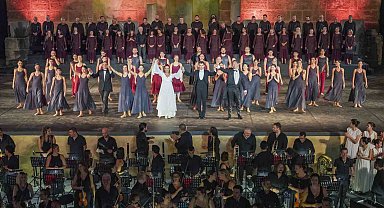 33. Uluslararası Aspendos Opera ve Bale Festivali'nde Carmina Burana seyirciyle buluştu