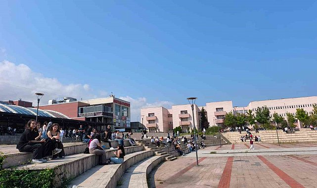 48 bin öğrenci dersbaşı yaptı, kampüs canlandı