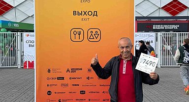 77 yaşındaki Demir Adam Ali Bıdı, Moskova Maratonu'nda Türkiye'yi temsil etti