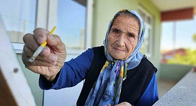 81 yaşında yaşıtlarına taş çıkartıyor: Fırçayı elinden düşürmüyor