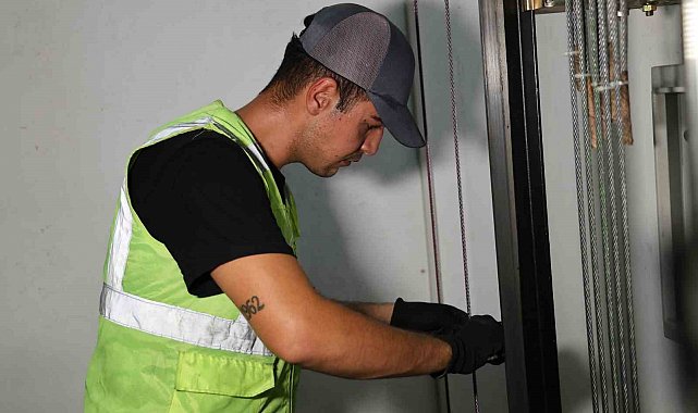 Adana'da asansörler kırmızı alarm veriyor