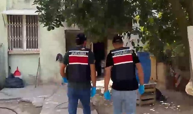 Adana'da evde 1 ton 670 litre kaçak alkol ele geçirildi