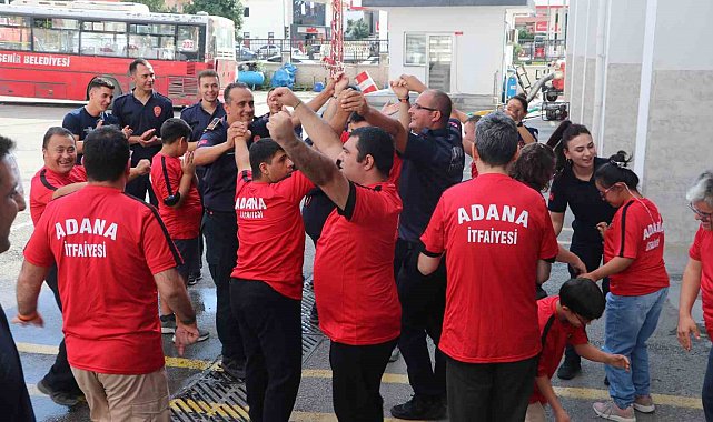 Adana'da özel çocuklar itfaiyeci oldu
