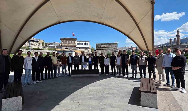 AK Parti Erzurum Gençlik Kolları'ndan 12 Eylül açıklaması: "Söz de karar da milletindir"