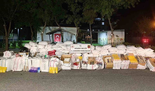 Aksaray'da jandarma 5,5 milyon liralık kaçak ürün ele geçirdi