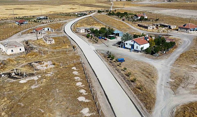 Aksaray'da köy yollarının asfaltları devam ediyor