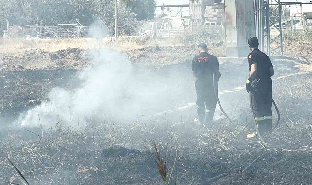Aksaray'da kurumuş otların tutuşması ile yangın çıktı