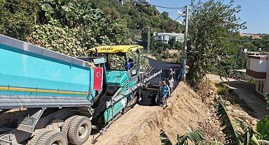 Alanya'da 2.5 kilometrelik sıcak asfalt çalışması tamamlanıyor