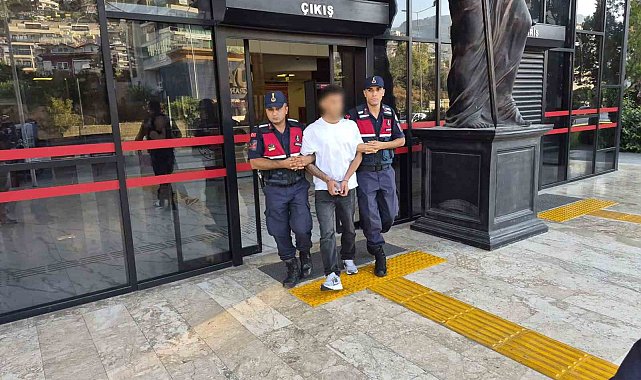 Alanya'da polise silah doğrultan şüpheli tutuklandı