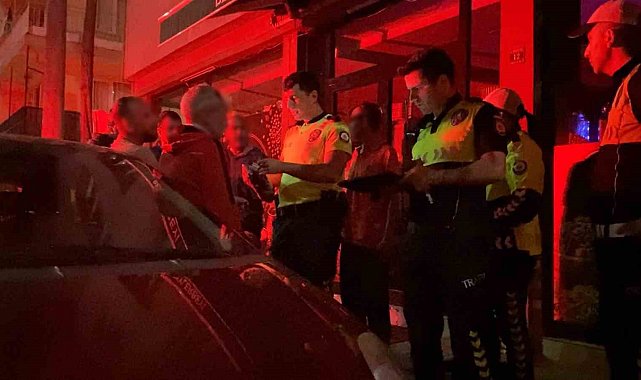 Alkollü şahıslar polisi çileden çıkardı